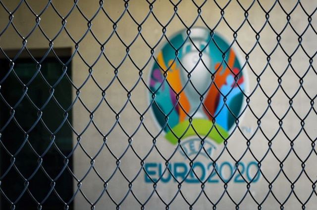 Hoãn vòng chung kết Euro 2020 là tin buồn cho fan hâm mộ bóng đá Châu Âu 