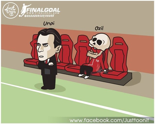 Mesut Ozil “héo khô” dưới sự dẫn dắt của HLV Unai Emery.